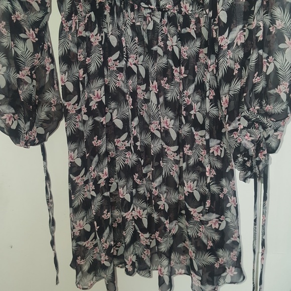 ⬇️Victoria's Secret Bohemian Sheer Kimono/Robe - Picture 8 of 8